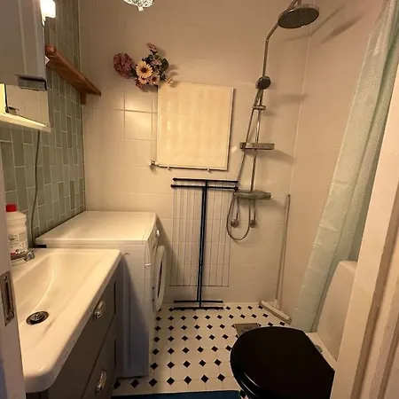 Apartamento Kodikas Ja Supermukava Asunto Metron Vieressae! Smart Tv, Nopea Netti, 5 Minuuttia Keskustaan! Helsinki